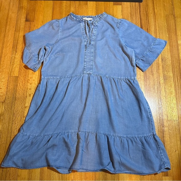 LOFT Dresses & Skirts - LOFT - Women’s XLL Chambray Ruffle Tie Neck Tiered Swing Dress (a4